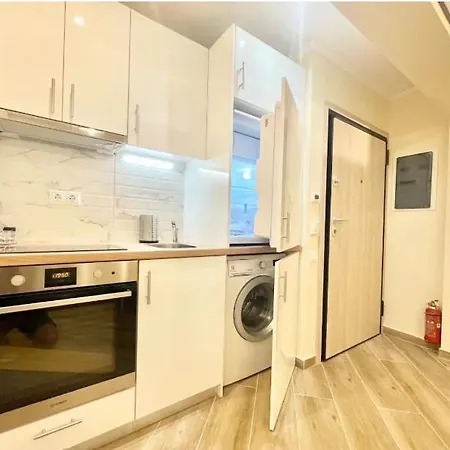 Amg 2 Cozy Renovated